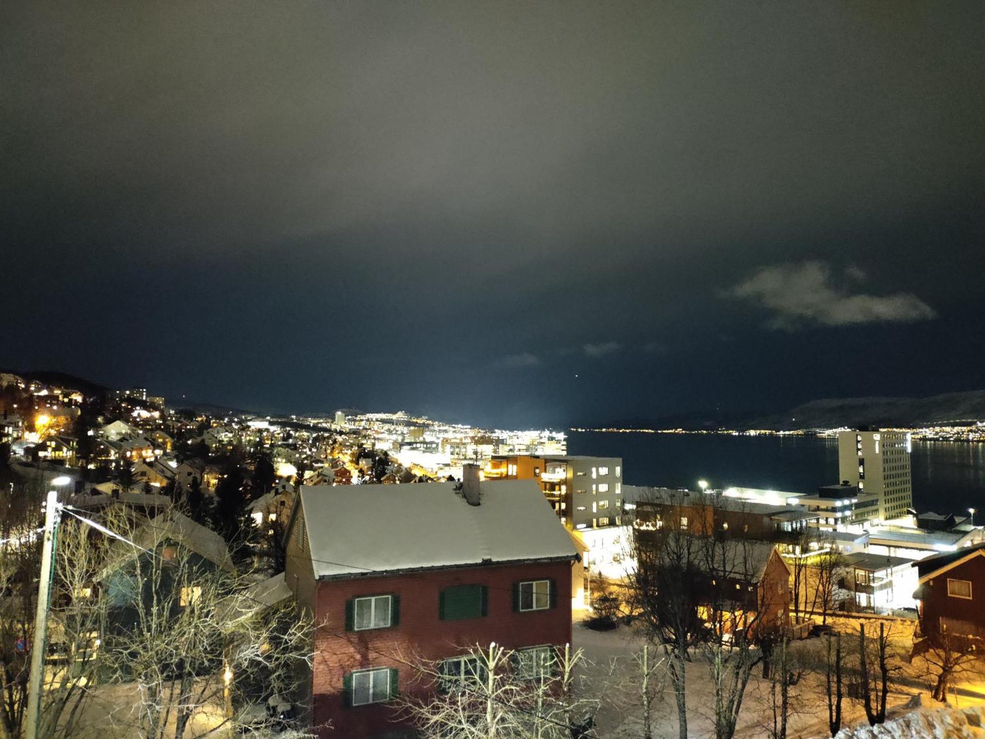 Central Apartament (Adults Only) Tromso Bagian luar foto